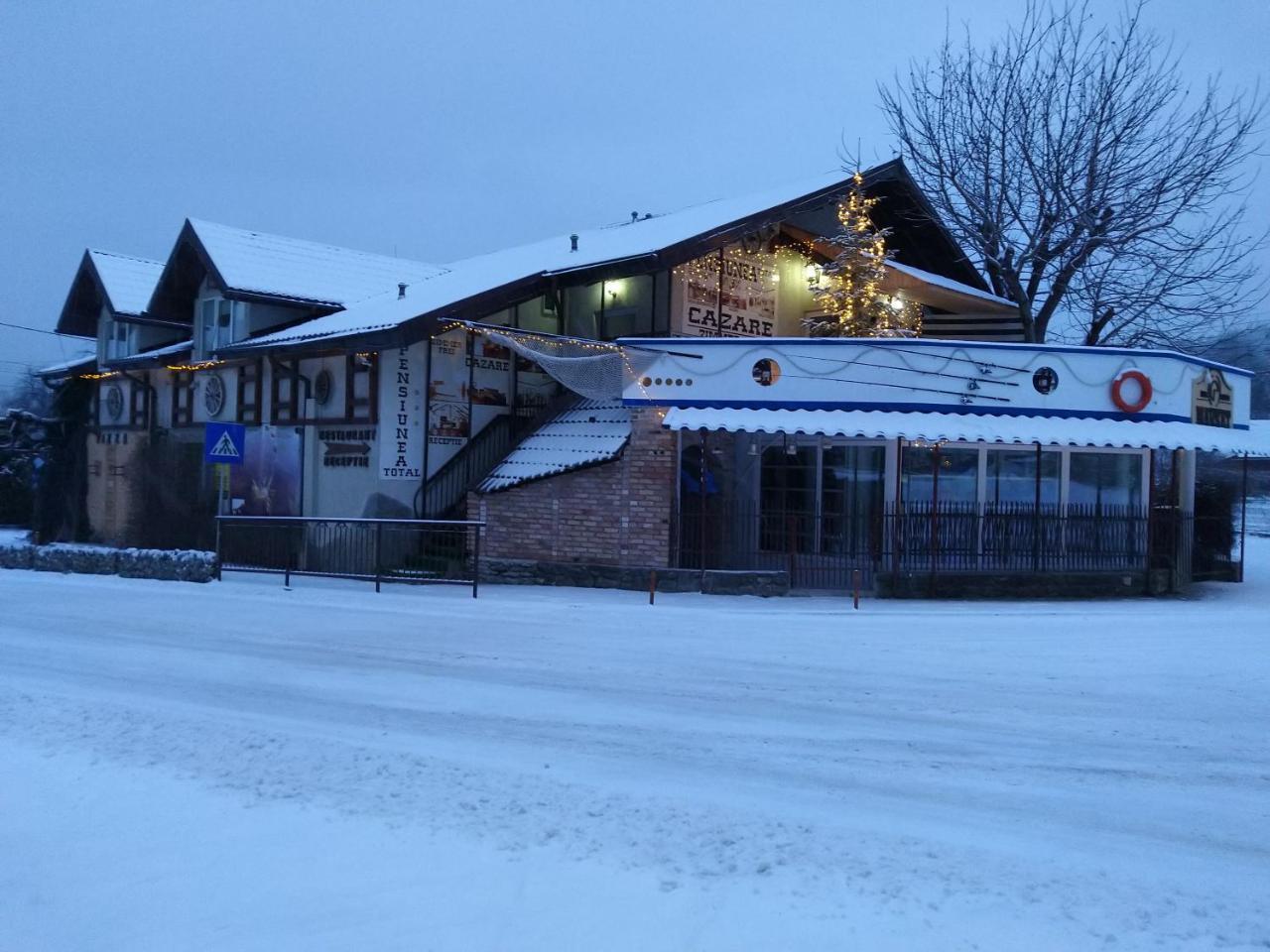 Pensiunea Total Ceahlău Eksteriør billede